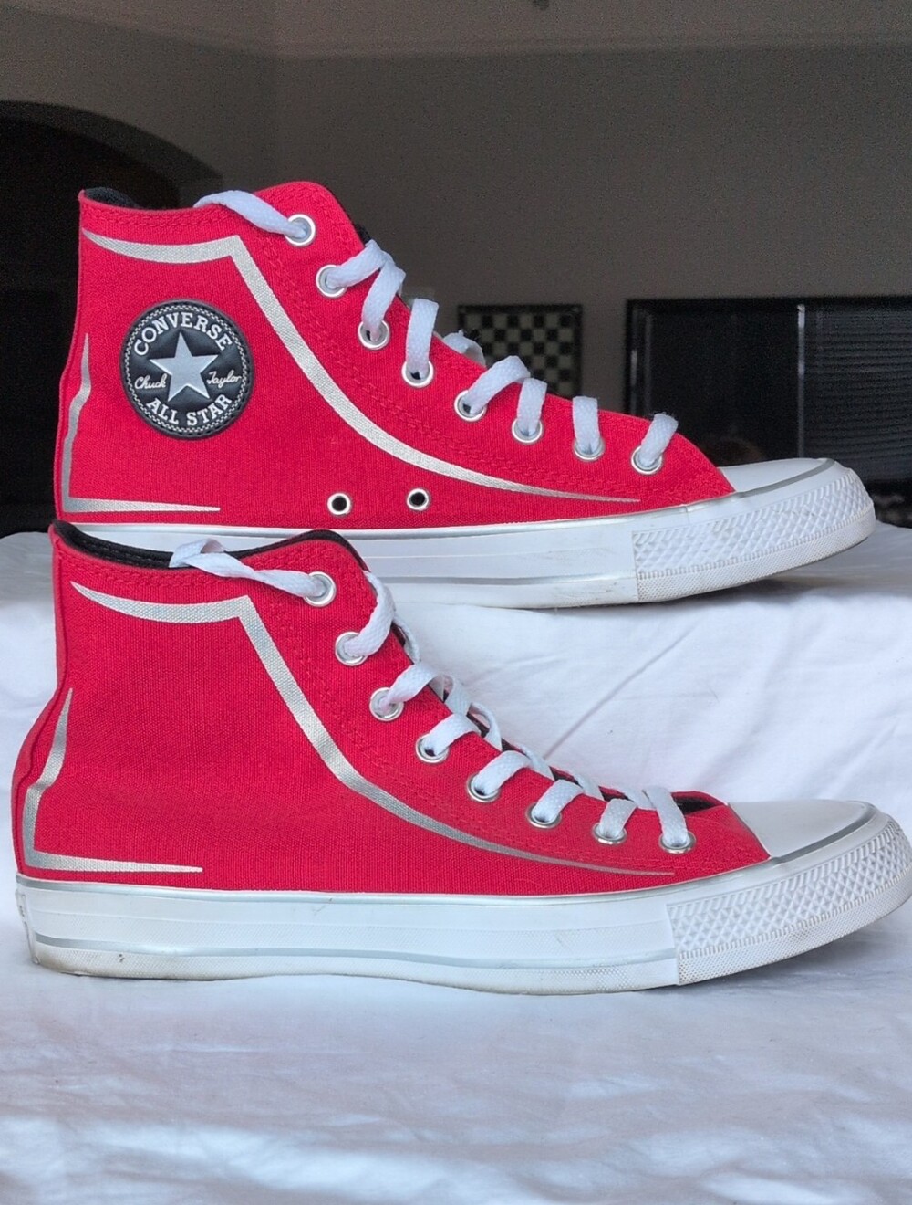 Chuck Taylor All Star Converse High Top Sneakers Red White & Silver Women's 10